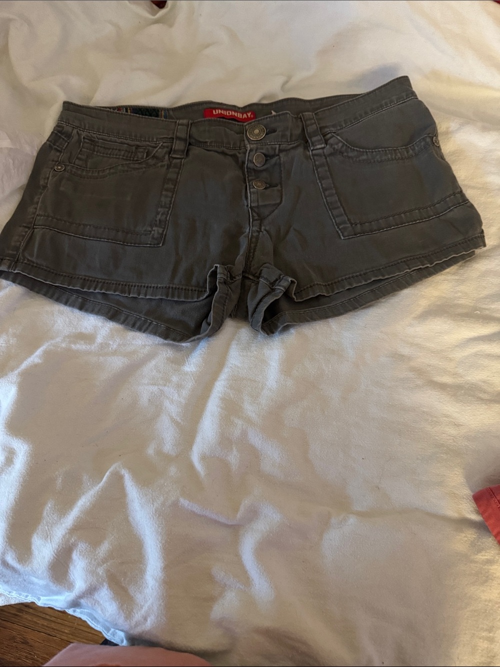 UNIONBAY Women's Gray Low-Rise Button-Front Jean Shorts